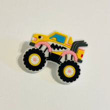 Load image into Gallery viewer, Clog charm design charms-for-clogs-ra58 G